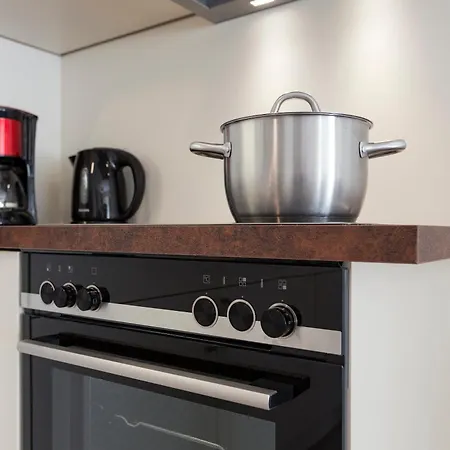 Canterbury Apartment *