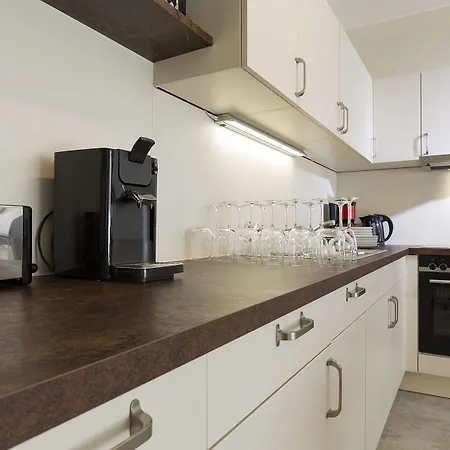 Canterbury Apartment *