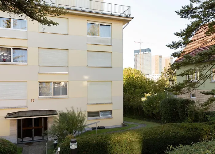 Canterbury Apartment *