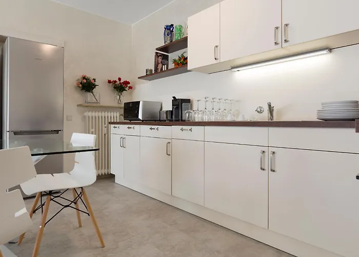 Canterbury Apartment *